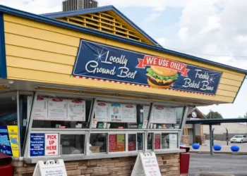 A fast food stand offers fresh, local beef and buns. Rhino Rooter serves people in The Wasatch Front who want a quick, tasty meal.